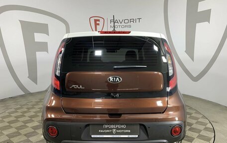 KIA Soul II рестайлинг, 2017 год, 1 800 000 рублей, 3 фотография
