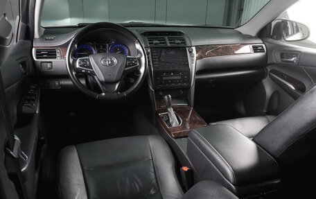 Toyota Camry, 2017 год, 2 398 000 рублей, 6 фотография