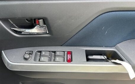 Toyota Roomy I, 2022 год, 700 000 рублей, 17 фотография