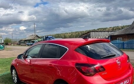Opel Astra J, 2011 год, 800 000 рублей, 1 фотография