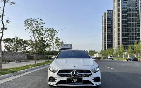 Mercedes-Benz A-Класс, 2021 год, 1 750 000 рублей, 2 фотография