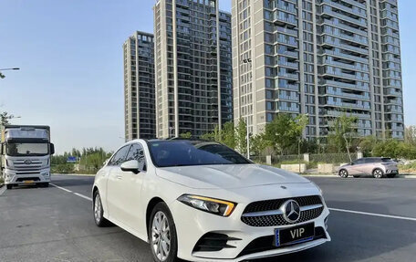 Mercedes-Benz A-Класс, 2021 год, 1 750 000 рублей, 3 фотография