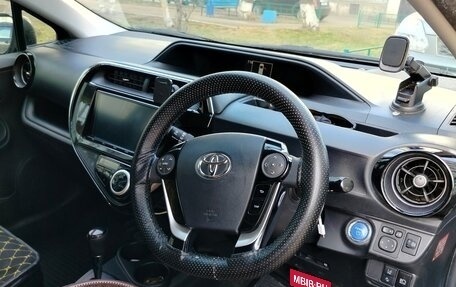 Toyota Aqua I, 2018 год, 1 200 000 рублей, 12 фотография