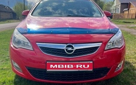 Opel Astra J, 2011 год, 800 000 рублей, 2 фотография