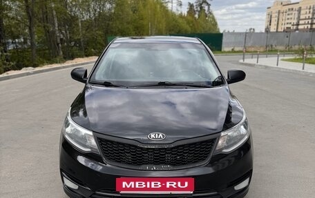 KIA Rio III рестайлинг, 2015 год, 990 000 рублей, 2 фотография