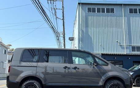 Mitsubishi Delica D:5 I, 2018 год, 2 160 000 рублей, 2 фотография
