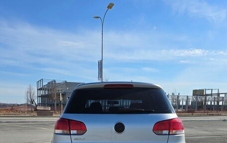 Volkswagen Golf VI, 2011 год, 850 000 рублей, 2 фотография