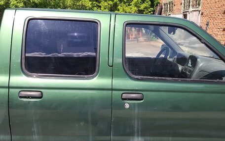 Nissan Navara (Frontier), 2000 год, 400 000 рублей, 2 фотография