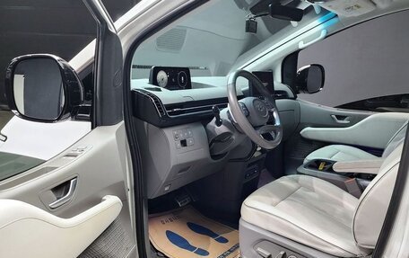 Hyundai Staria, 2022 год, 3 750 000 рублей, 6 фотография