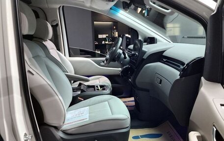 Hyundai Staria, 2022 год, 3 750 000 рублей, 10 фотография