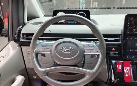 Hyundai Staria, 2022 год, 3 750 000 рублей, 8 фотография