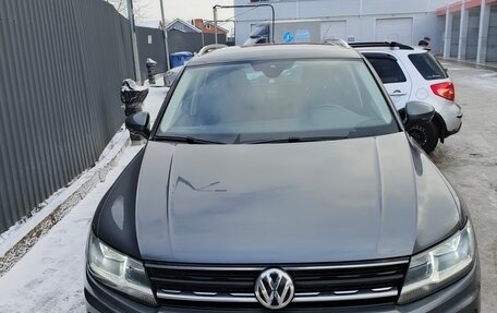 Volkswagen Tiguan II, 2019 год, 2 500 000 рублей, 1 фотография