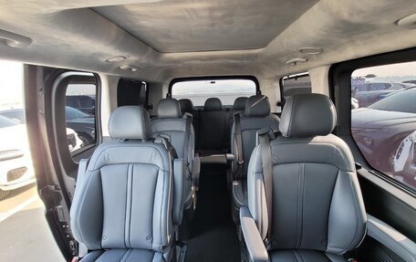 Hyundai Staria, 2022 год, 3 700 000 рублей, 4 фотография