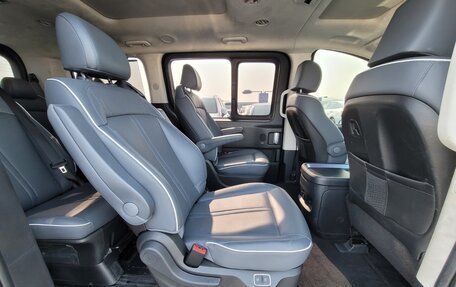 Hyundai Staria, 2022 год, 3 700 000 рублей, 5 фотография