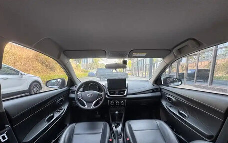 Toyota Yaris XP150 рестайлинг, 2022 год, 1 205 000 рублей, 9 фотография