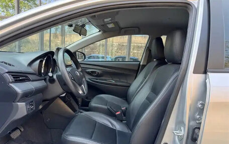 Toyota Yaris XP150 рестайлинг, 2022 год, 1 205 000 рублей, 10 фотография