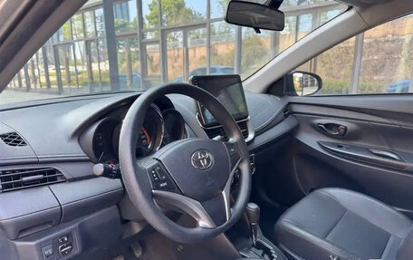 Toyota Yaris XP150 рестайлинг, 2022 год, 1 205 000 рублей, 11 фотография