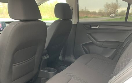 Skoda Rapid II, 2021 год, 1 350 000 рублей, 10 фотография