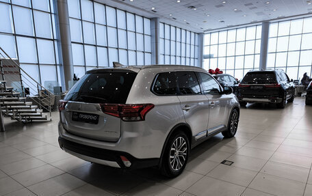 Mitsubishi Outlander III рестайлинг 3, 2018 год, 1 850 000 рублей, 6 фотография