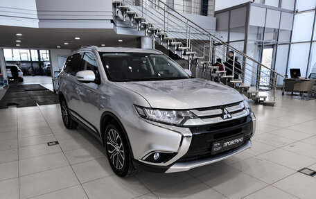 Mitsubishi Outlander III рестайлинг 3, 2018 год, 1 850 000 рублей, 3 фотография