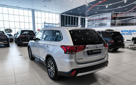 Mitsubishi Outlander III рестайлинг 3, 2018 год, 1 850 000 рублей, 8 фотография
