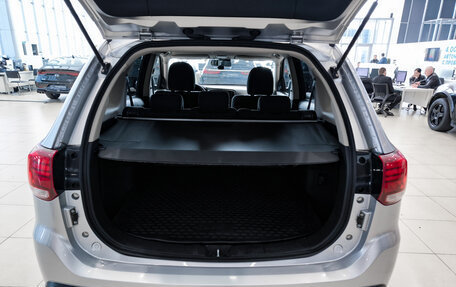 Mitsubishi Outlander III рестайлинг 3, 2018 год, 1 850 000 рублей, 12 фотография