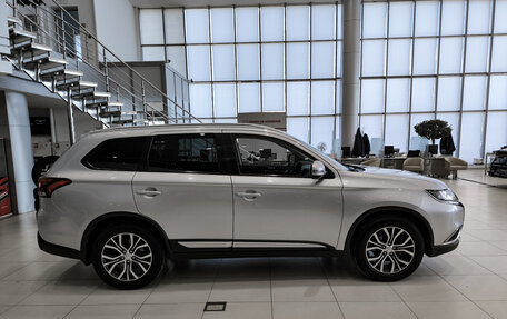 Mitsubishi Outlander III рестайлинг 3, 2018 год, 1 850 000 рублей, 5 фотография