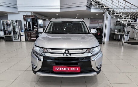 Mitsubishi Outlander III рестайлинг 3, 2018 год, 1 850 000 рублей, 2 фотография