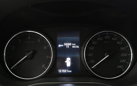 Mitsubishi Outlander III рестайлинг 3, 2018 год, 1 850 000 рублей, 16 фотография