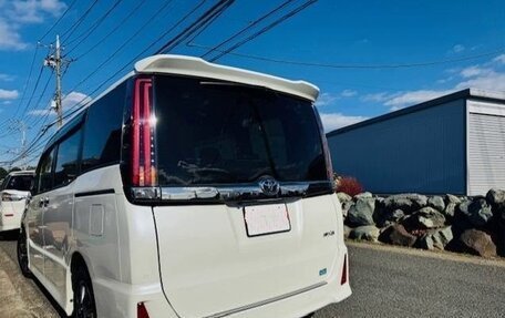 Toyota Noah III, 2021 год, 2 089 000 рублей, 5 фотография