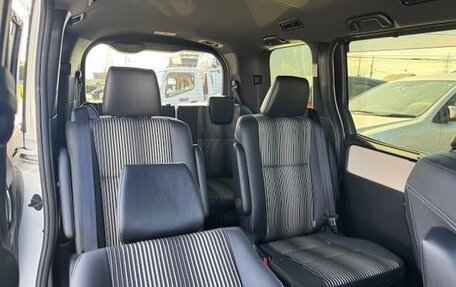 Toyota Noah III, 2021 год, 2 089 000 рублей, 14 фотография