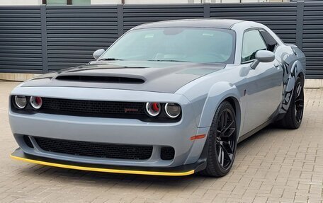Dodge Challenger III рестайлинг 2, 2022 год, 8 000 000 рублей, 1 фотография