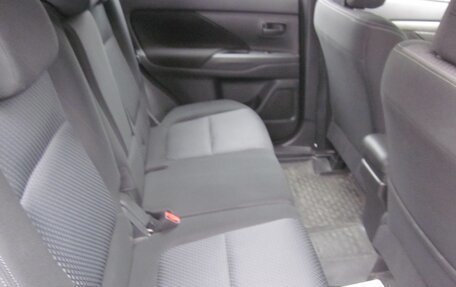 Mitsubishi Outlander III рестайлинг 3, 2018 год, 1 660 000 рублей, 5 фотография