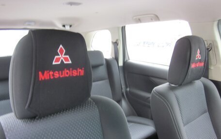 Mitsubishi Outlander III рестайлинг 3, 2018 год, 1 660 000 рублей, 12 фотография