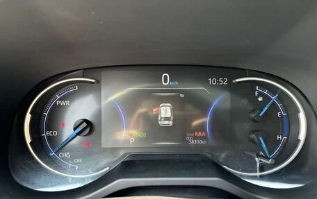 Toyota RAV4, 2021 год, 2 300 000 рублей, 11 фотография