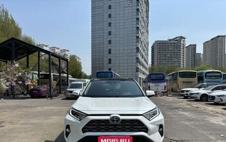 Toyota RAV4, 2021 год, 2 300 000 рублей, 2 фотография