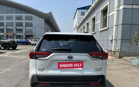 Toyota RAV4, 2021 год, 2 300 000 рублей, 6 фотография