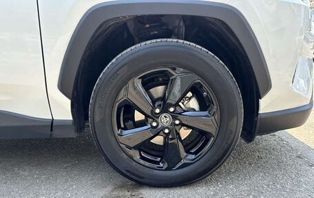 Toyota RAV4, 2021 год, 2 300 000 рублей, 15 фотография