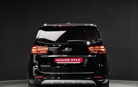 KIA Carnival III, 2020 год, 2 100 000 рублей, 3 фотография
