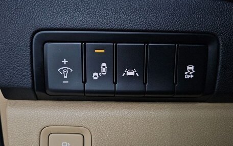 KIA Carnival III, 2020 год, 2 100 000 рублей, 14 фотография