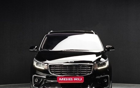 KIA Carnival III, 2020 год, 2 100 000 рублей, 2 фотография