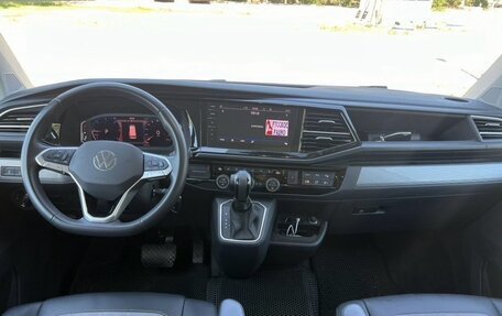 Volkswagen Multivan T6 рестайлинг, 2022 год, 8 100 000 рублей, 5 фотография