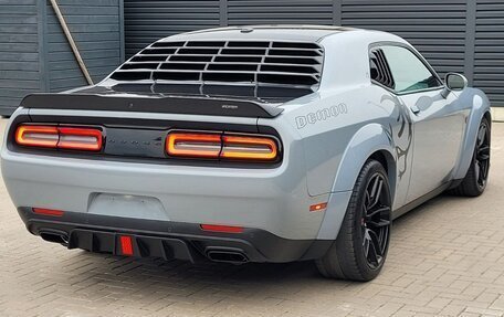 Dodge Challenger III рестайлинг 2, 2022 год, 8 000 000 рублей, 10 фотография