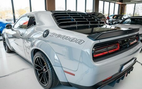 Dodge Challenger III рестайлинг 2, 2022 год, 8 000 000 рублей, 6 фотография