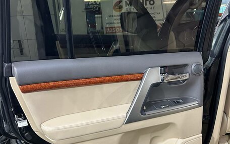 Toyota Land Cruiser 200, 2012 год, 3 715 000 рублей, 12 фотография