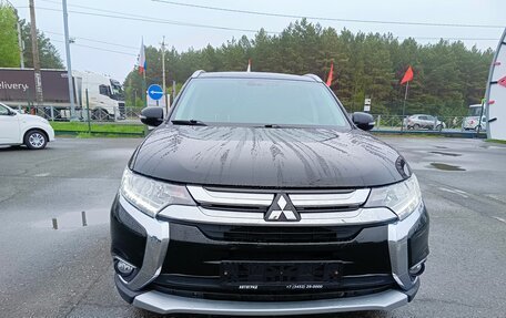 Mitsubishi Outlander III рестайлинг 3, 2018 год, 2 524 995 рублей, 2 фотография