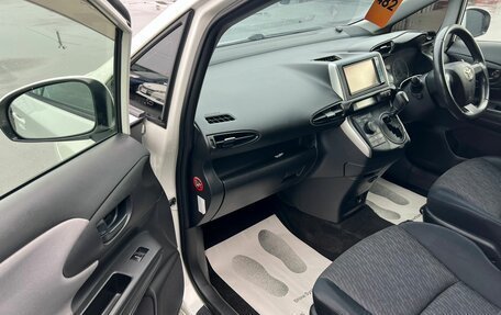 Toyota Wish II, 2010 год, 1 199 999 рублей, 12 фотография