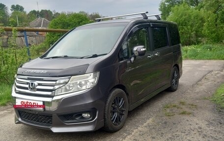 Honda Stepwgn IV, 2014 год, 1 900 000 рублей, 2 фотография