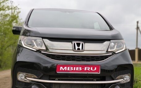 Honda Stepwgn IV, 2016 год, 1 930 000 рублей, 1 фотография