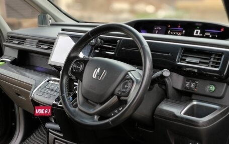 Honda Stepwgn IV, 2016 год, 1 930 000 рублей, 10 фотография